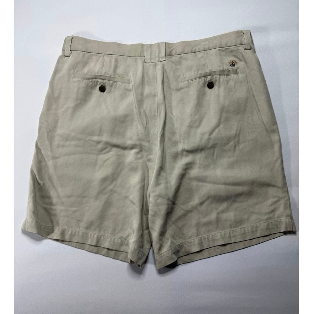 Tommy Bahama Men's Pleated Silk Khaki Shorts - Size 36x7.5* - Picture 2 of 4